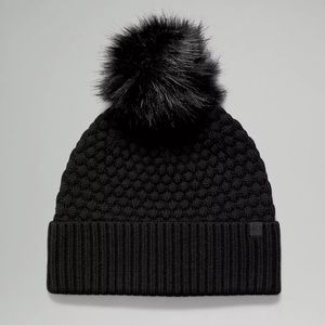 NWT Lululemon Women's Bubble Knit Pom Beanie